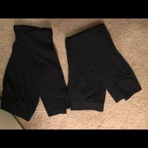 2 pairs of black leggings